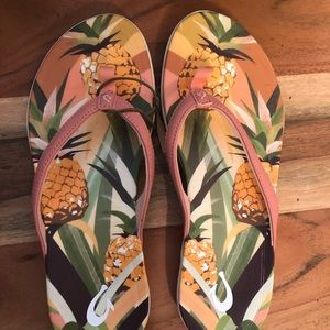 NEW Olukai Beneath the Sea Hoopio Hau Shell Coral flip flops size 8